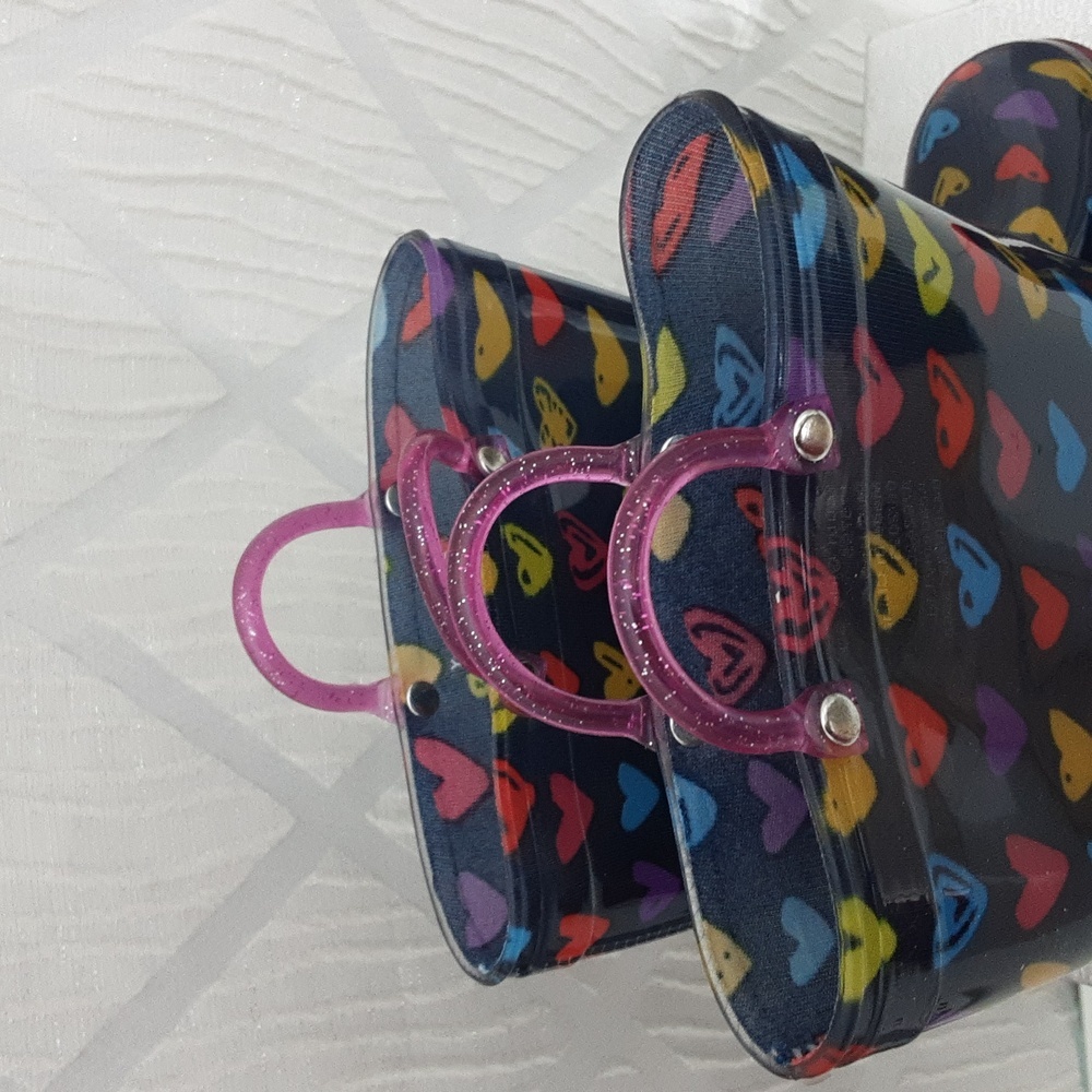 Magellan Outdoors Heart Pattern Rain Boots Size 3. - Picture 6 of 9
